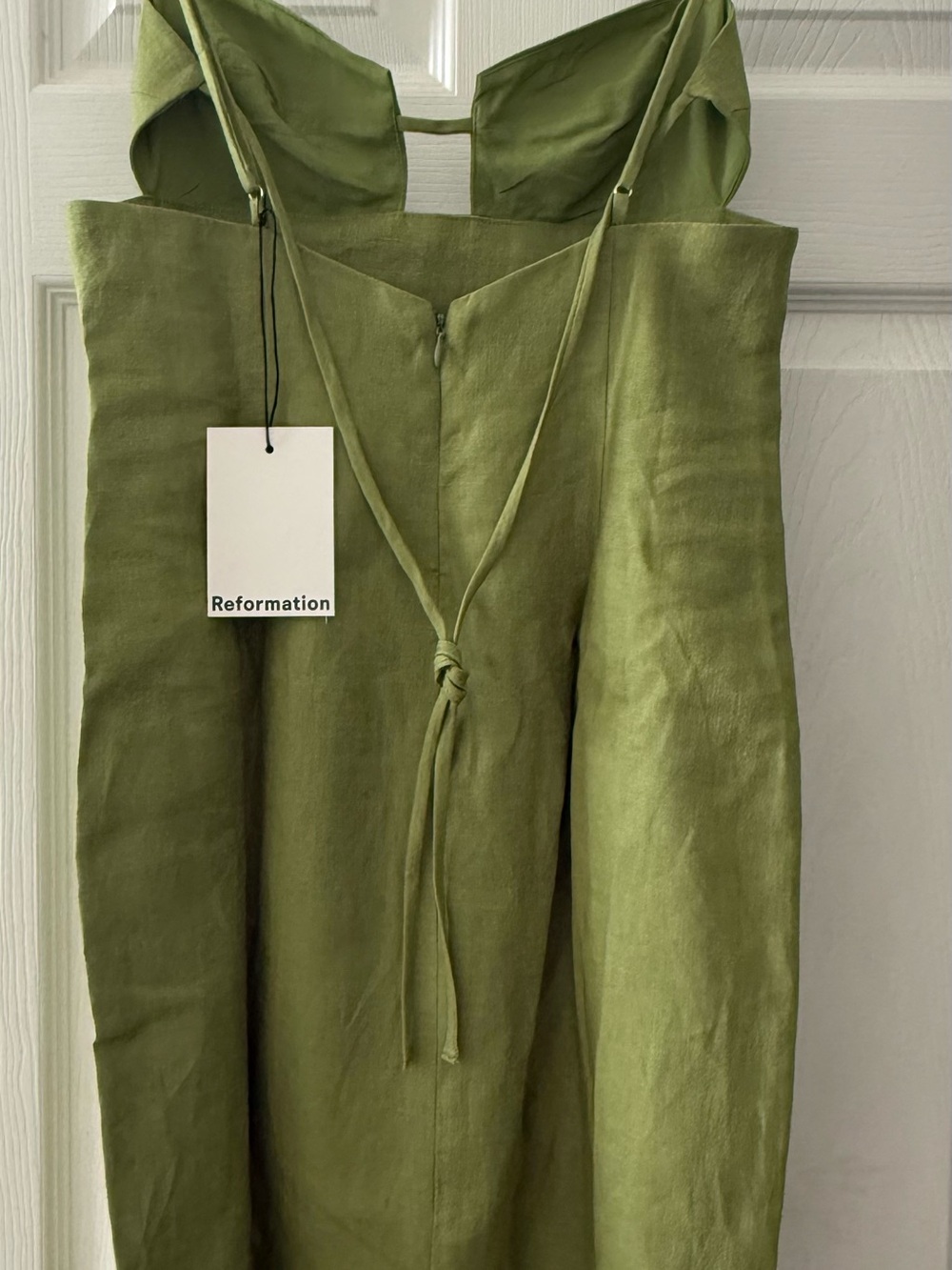 Reformation Malibu Linen Dress in Avocado - Picture 3 of 6